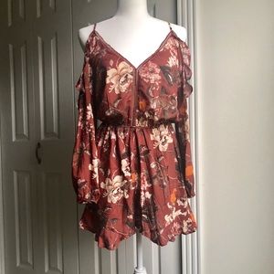 NWOT | CHELSEA & VIOLET | Cold Shoulder Romper | M
